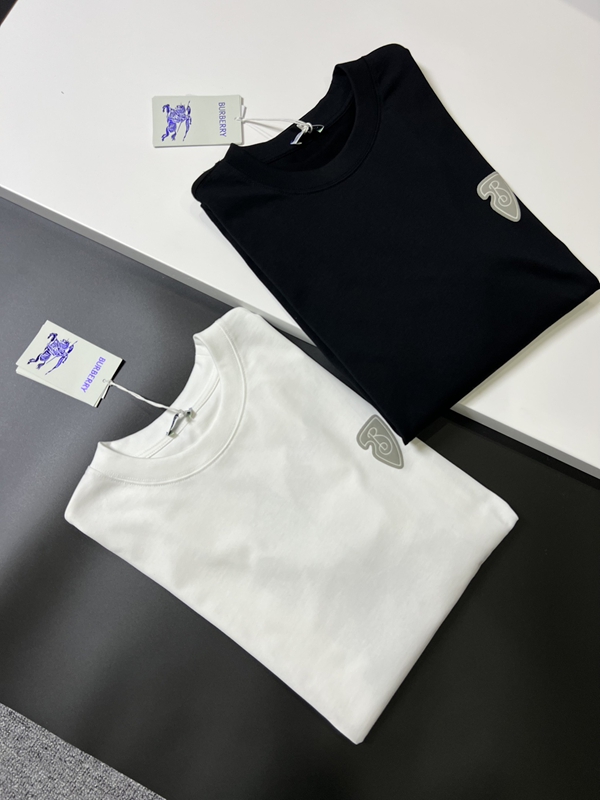 ブランドTシャツ側面デザイン